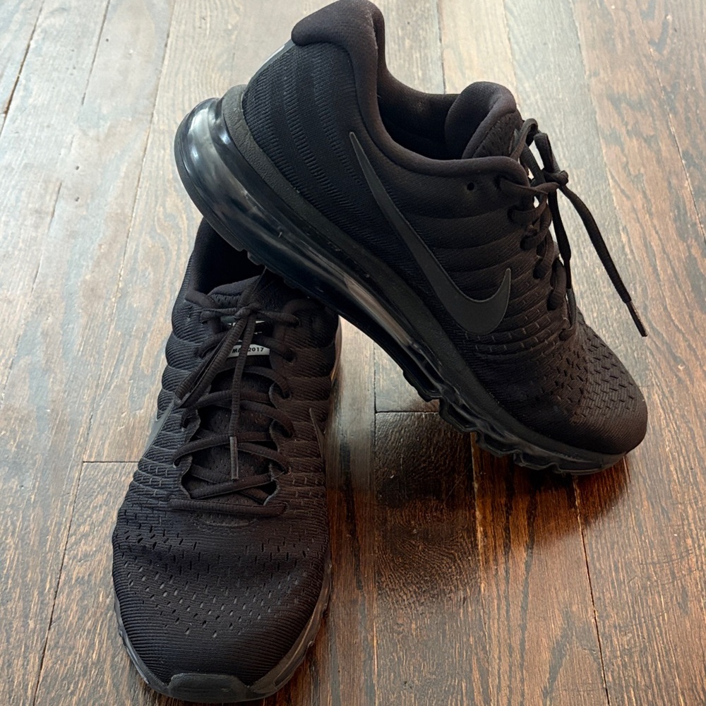 Nike women’s  Air Max 2017